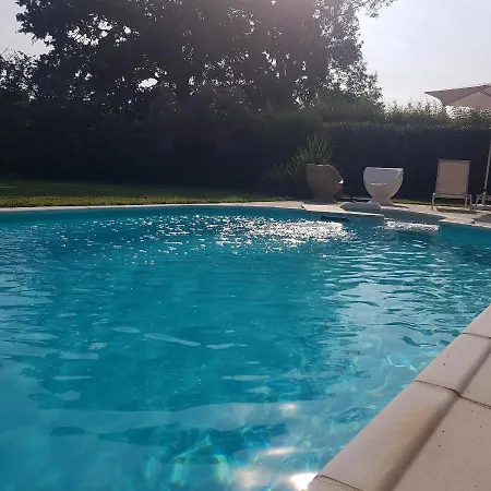 Bed & Breakfast Entre Caen Et La Avec Piscine 3*