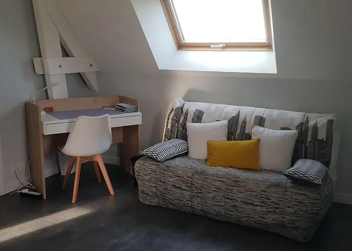 Grande Entre Caen Et La Terrasse Jardin Et Piscine Bed and Breakfast 3*