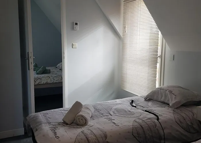 Bed and Breakfast Grande Entre Caen Et La Terrasse Jardin Et Piscine 3*